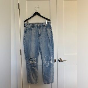 AMERICAN EAGLE MOM JEANS SIZE 14 REGULAR